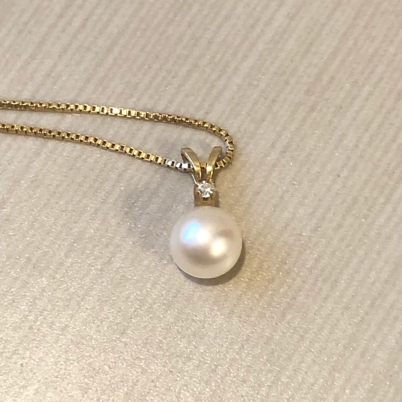 Jewelry - 14K Gold Necklace w/ Pearl - Diamond Pendent